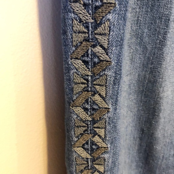 Ankle length jeans. - Picture 3 of 4